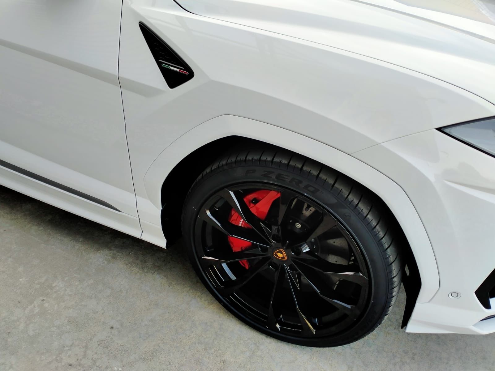 Lamborghini URUS 2022 (10)