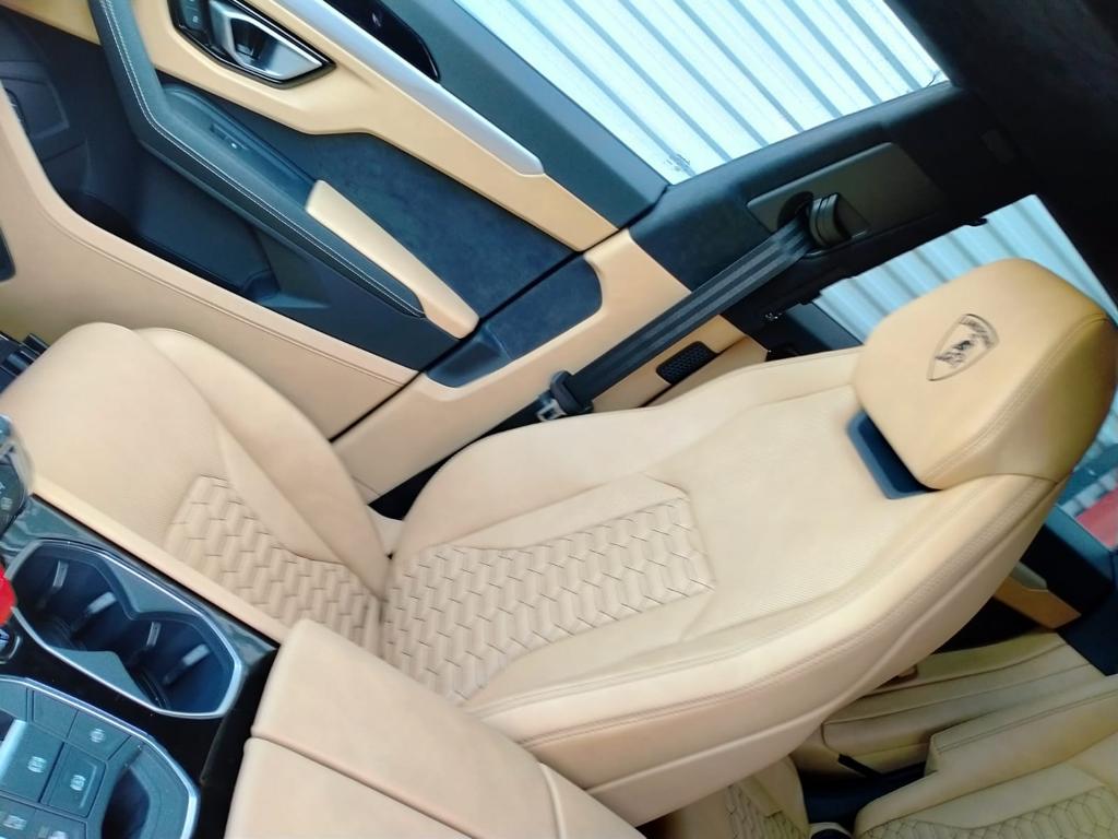 Lamborghini URUS 2022 (11)