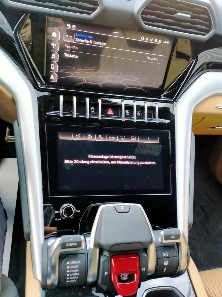 Lamborghini URUS 2022 (13)