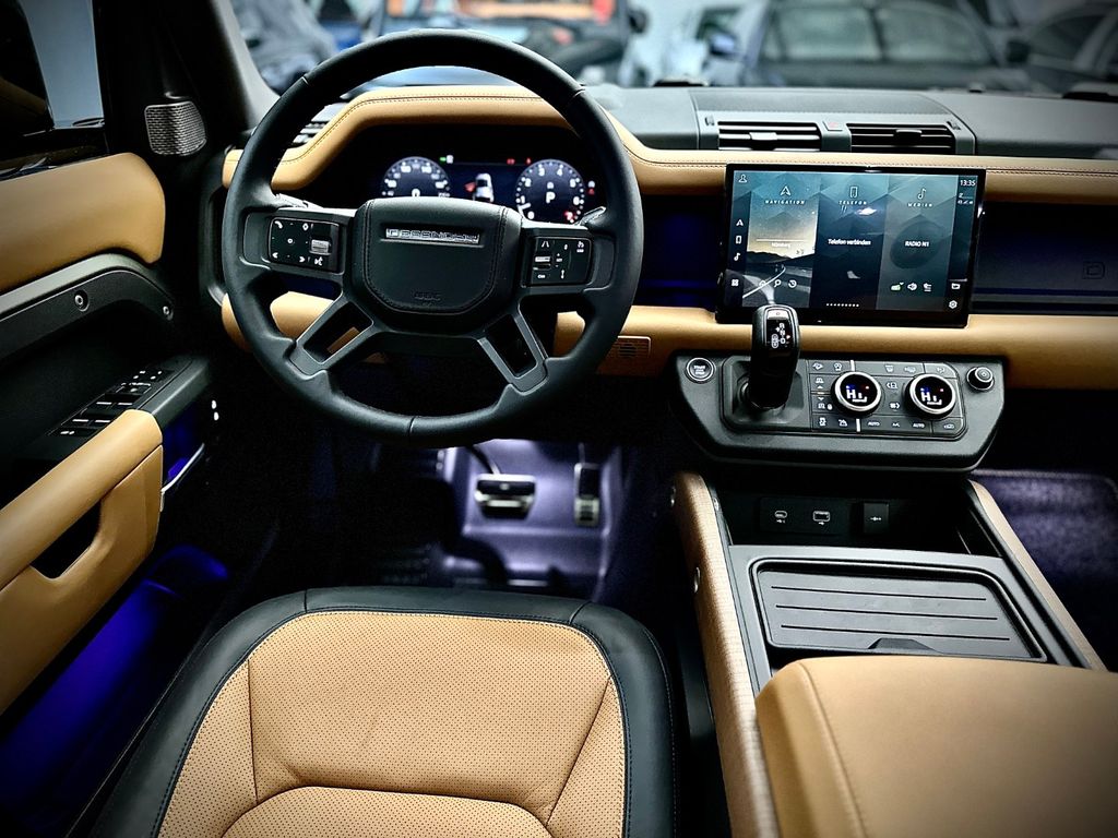 Range Rover Defender 110 P400 X 2023 (9)