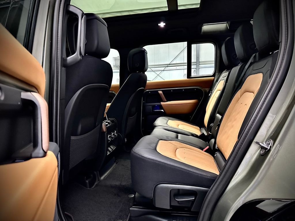Range Rover Defender 110 P400 X 2023 (10)