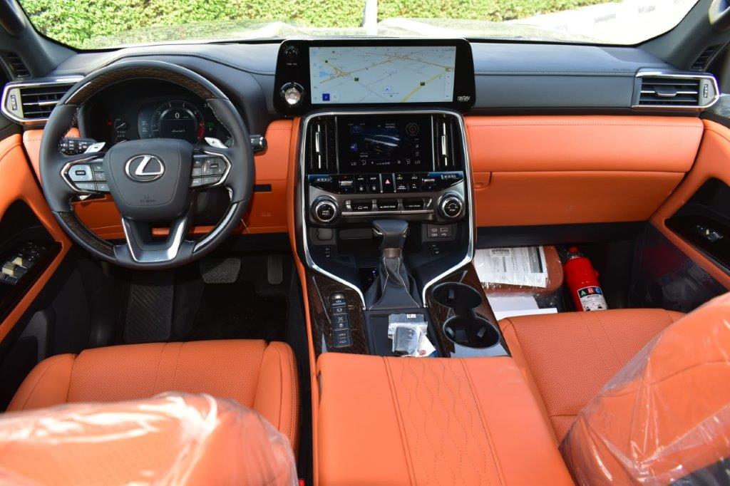 Lexus LX600 VIP V6 3.5L 2023 (17)