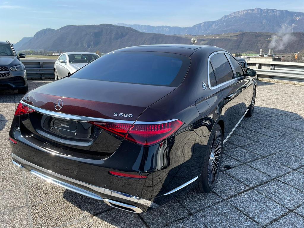 Mercedes Benz S680 Maybach V12 4Matic 2023 (10)