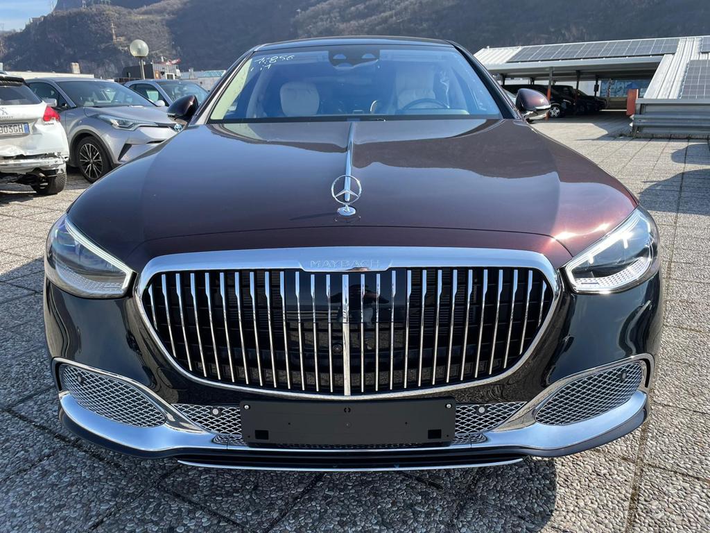Mercedes Benz S680 Maybach V12 4Matic 2023 (11)