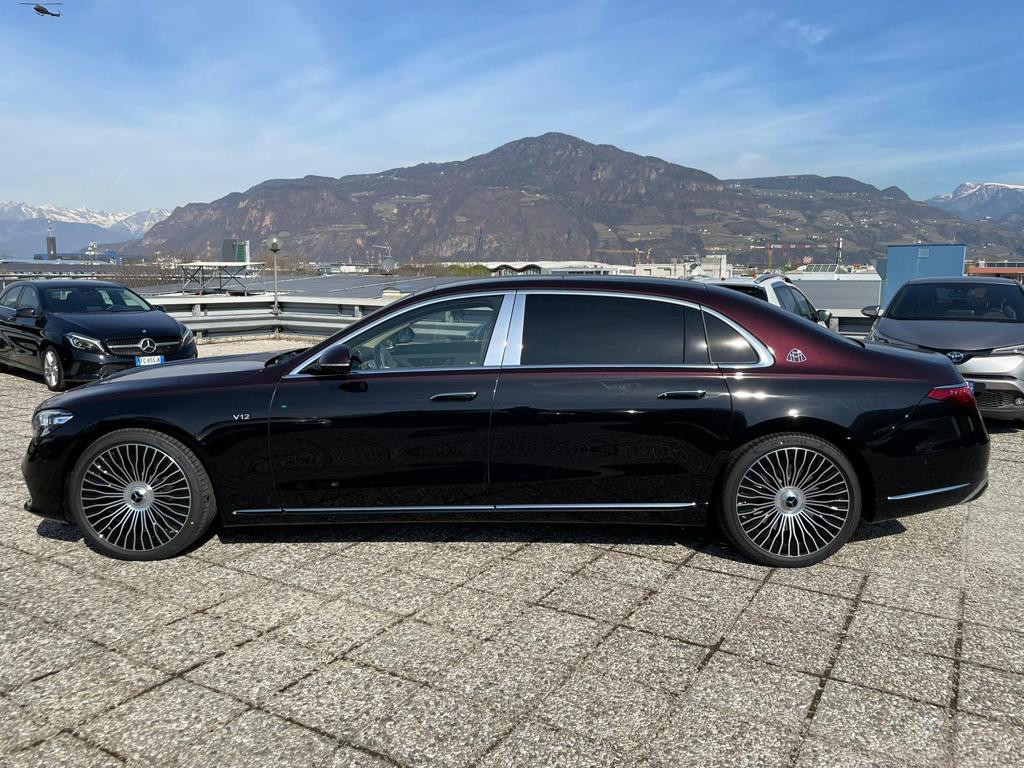 Mercedes Benz S680 Maybach V12 4Matic 2023 (14)