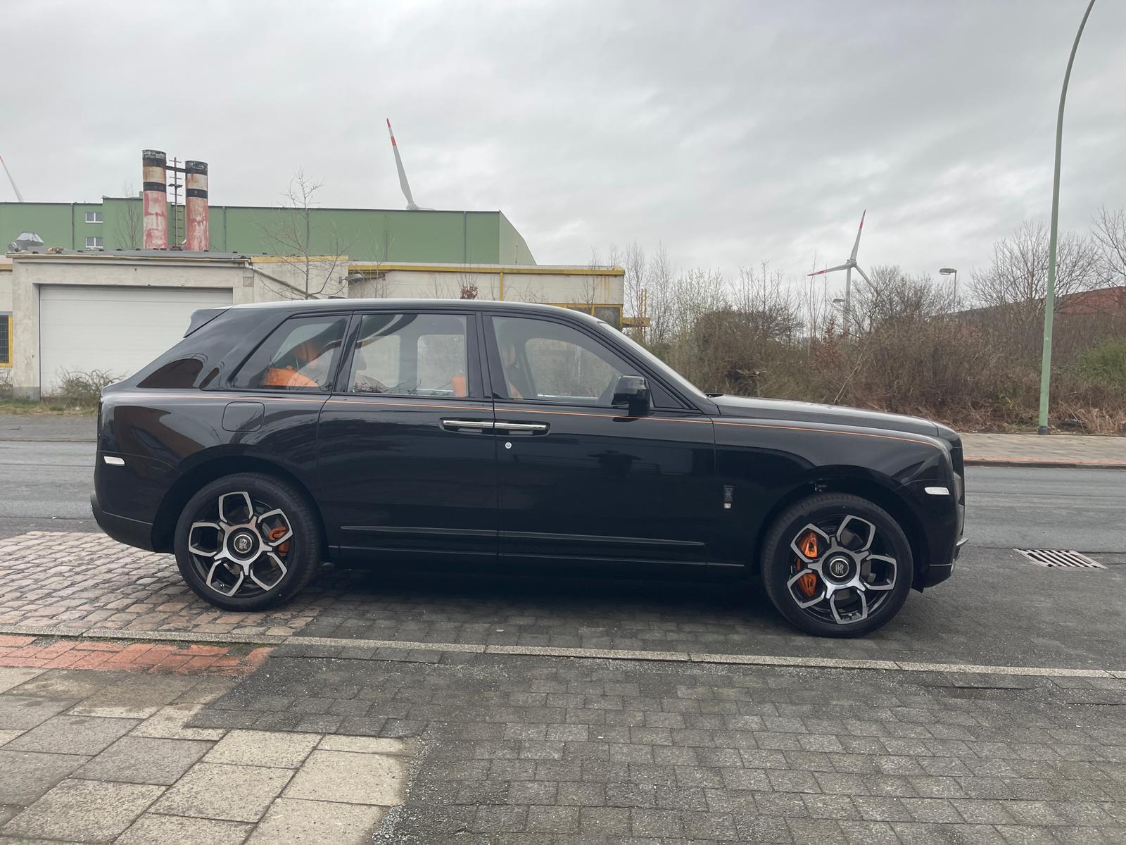 Rolls Royce Cullinan Black Badge 2023 (9)