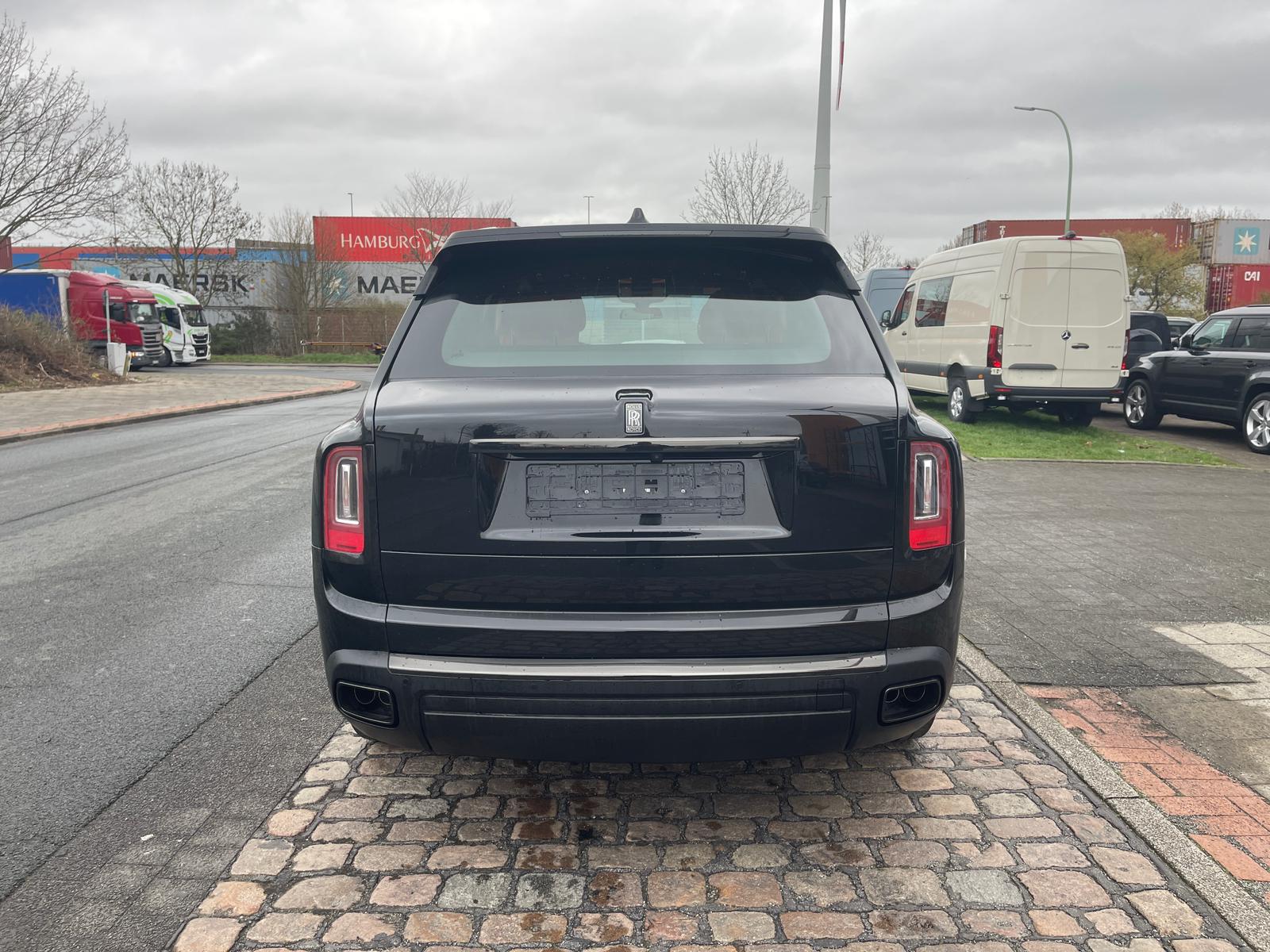Rolls Royce Cullinan Black Badge 2023 (11)