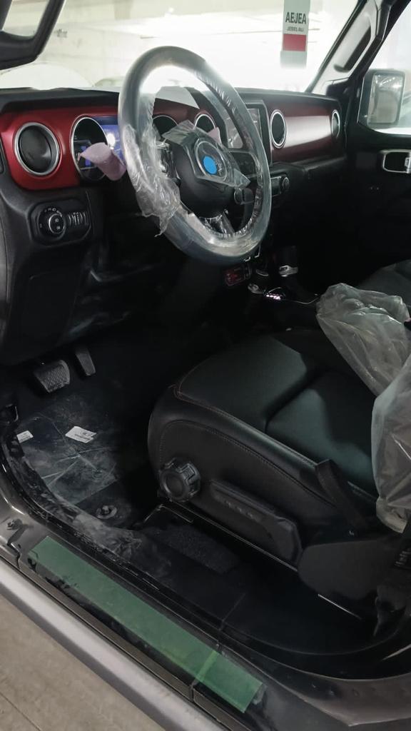 Jeep WRANGLER 4-DOOR RUBICON 2.0L I4 DOHC DI TURBO 2023 (9)