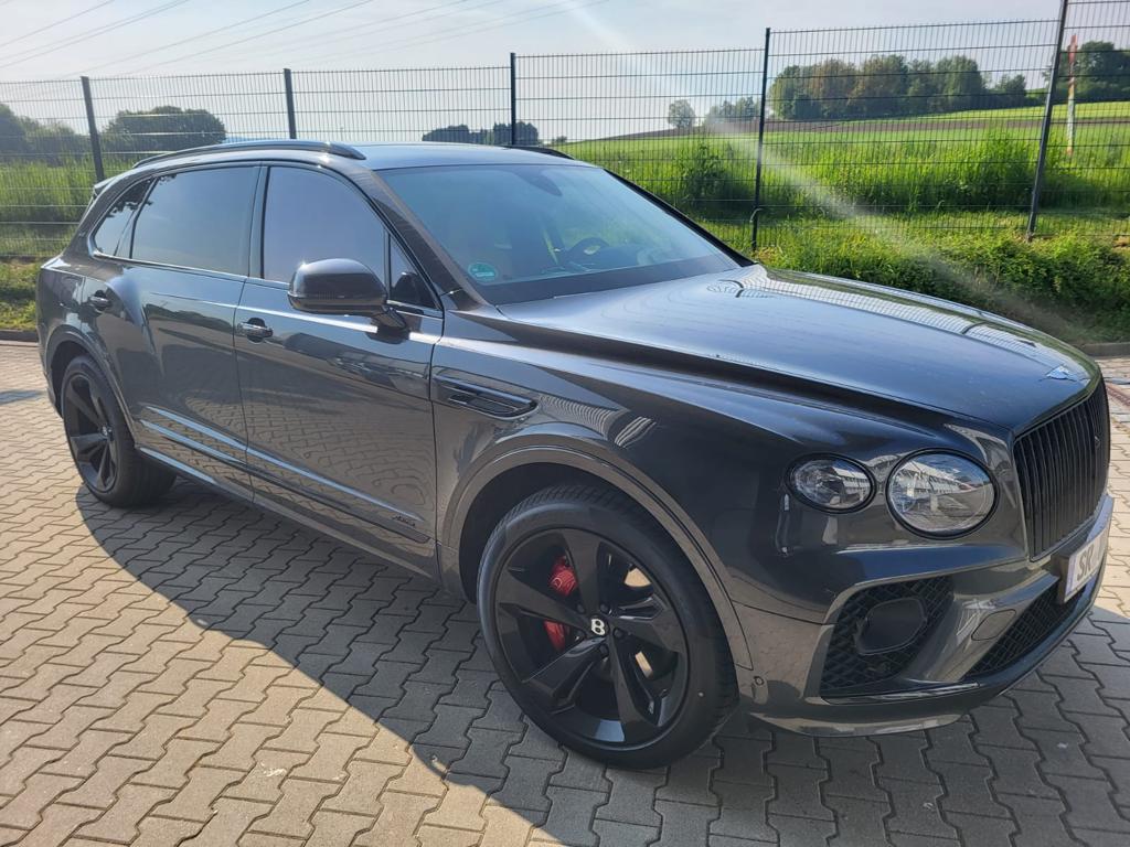 Bentley V8 Azure First Edition EWB 2023 (8)