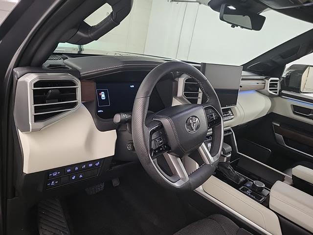 Toyota Sequoia 4dr 4x4 Capstone 2023 (7)