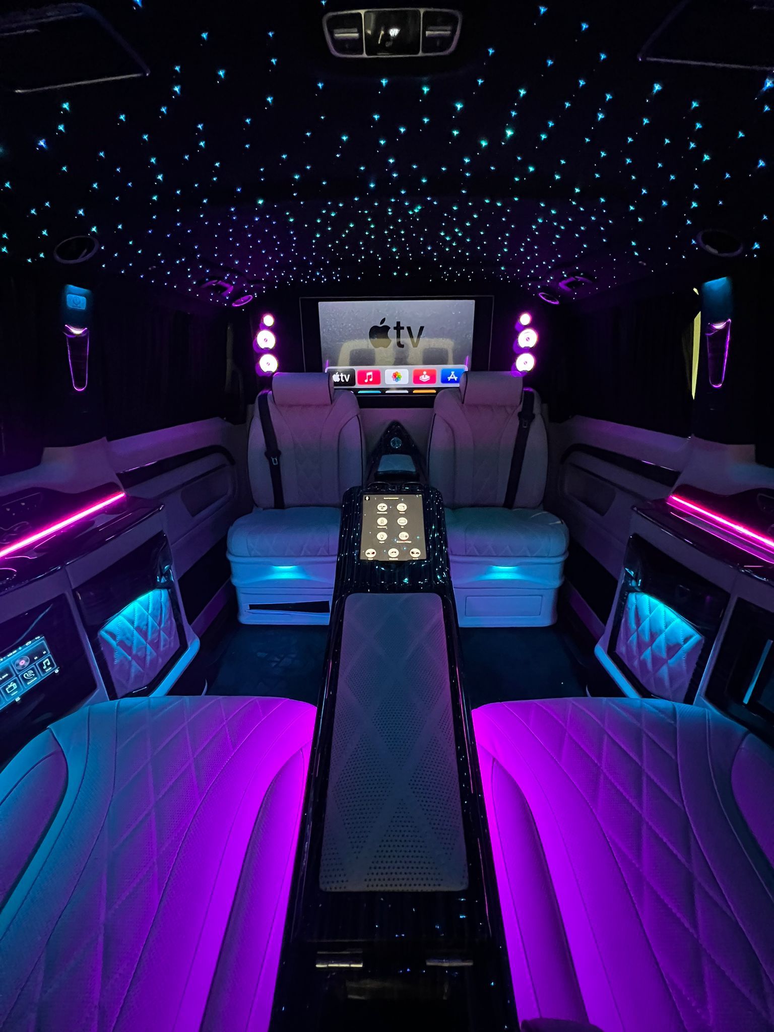 Mercedes Benz V300 d Extra Long Royal Design Armored 2025 (13)