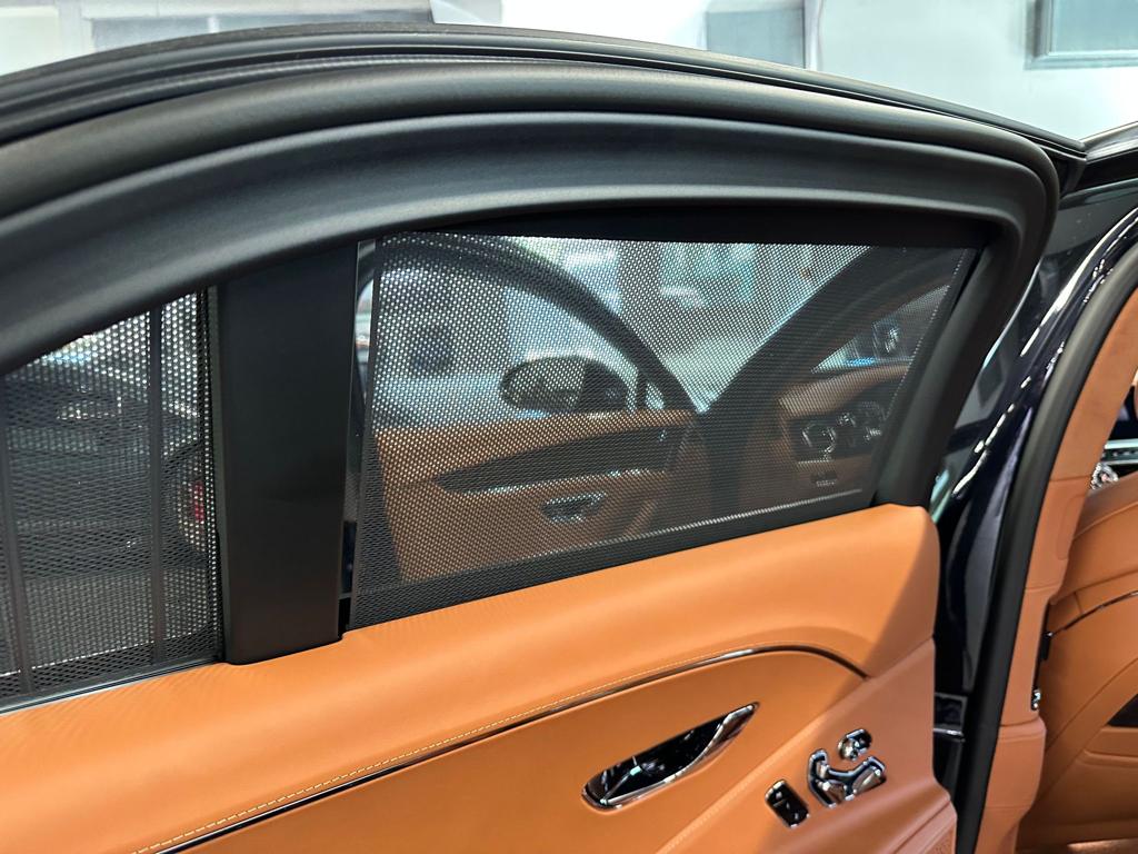Bentley Flying Spur V8 2023 (7)
