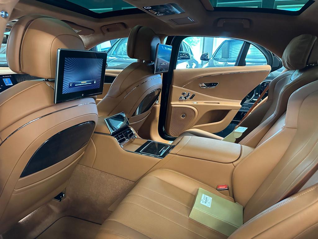 Bentley Flying Spur V8 2023 (8)