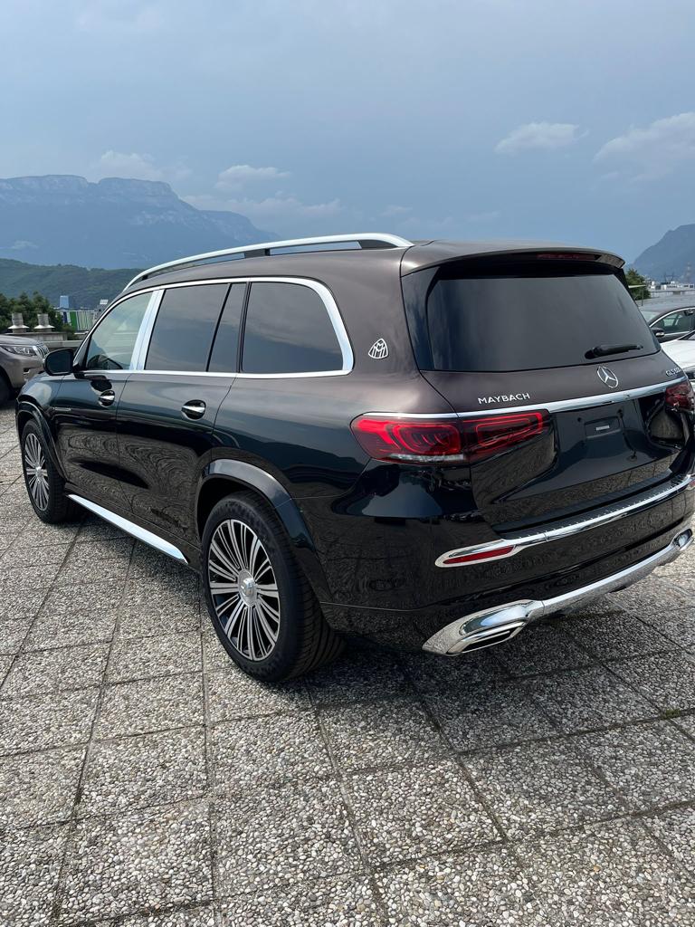 Mercedes Benz GLS 600 Maybach 2023 (8)
