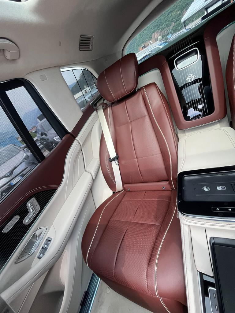 Mercedes Benz GLS 600 Maybach 2023 (9)