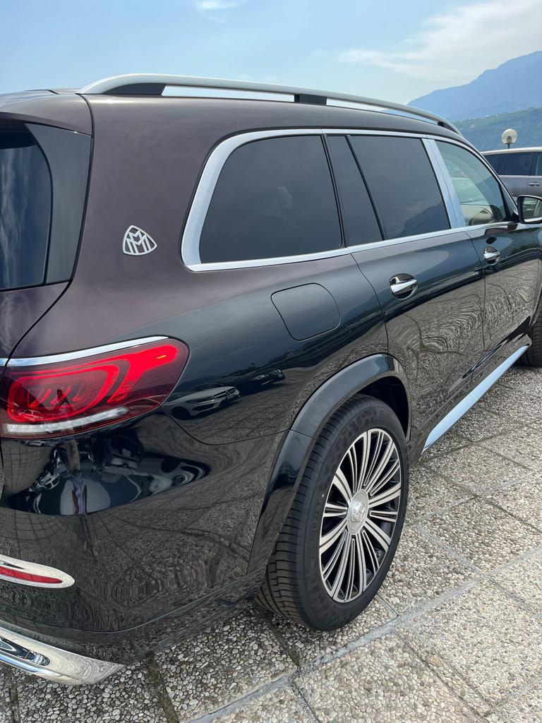 Mercedes Benz GLS 600 Maybach 2023 (10)