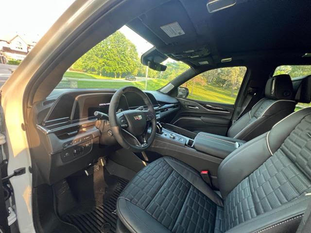 Cadillac Escalade AWD V-Series 2023 (12)