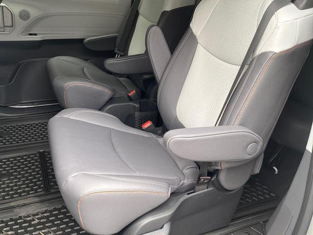 Toyota Sienna 4dr FWD Passenger Van XSE 7-Passenger 2023 (7)