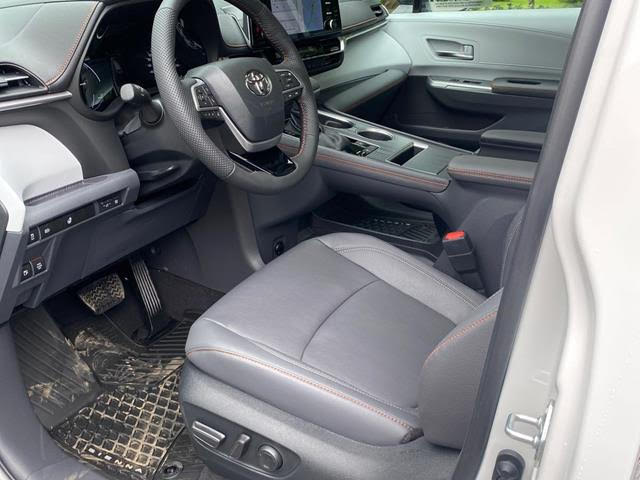 Toyota Sienna 4dr FWD Passenger Van XSE 7-Passenger 2023 (8)