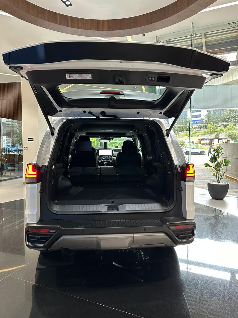 Lexus LX600 Luxury 3,5l 409HP NEW 2024 (11)