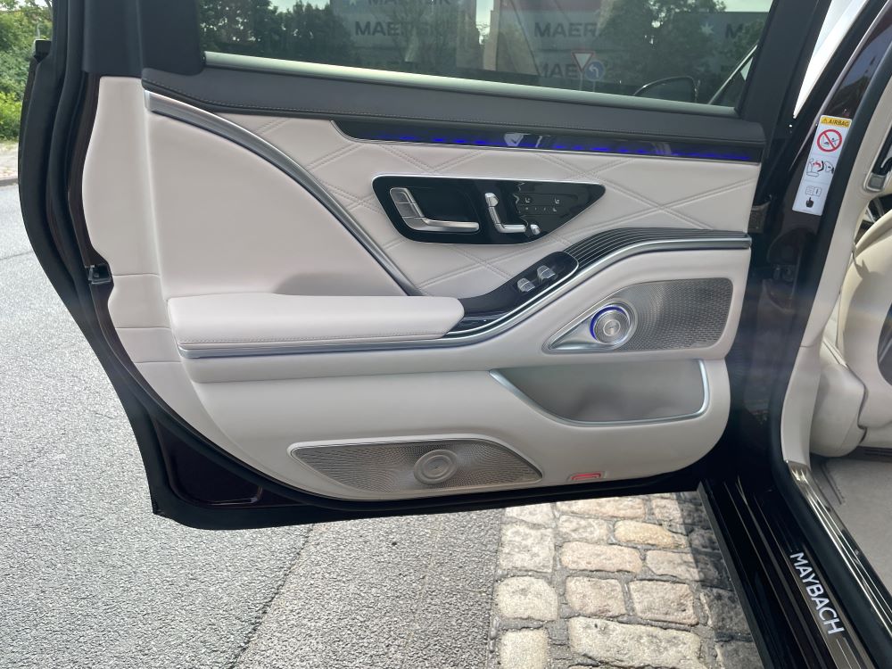 Mercedes Benz S680 Maybach V12 4matic 2023 (8)