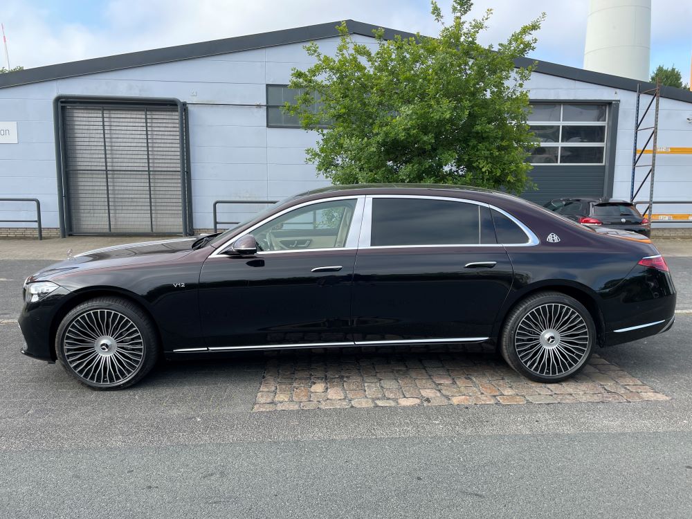 Mercedes Benz S680 Maybach V12 4matic 2023 (9)