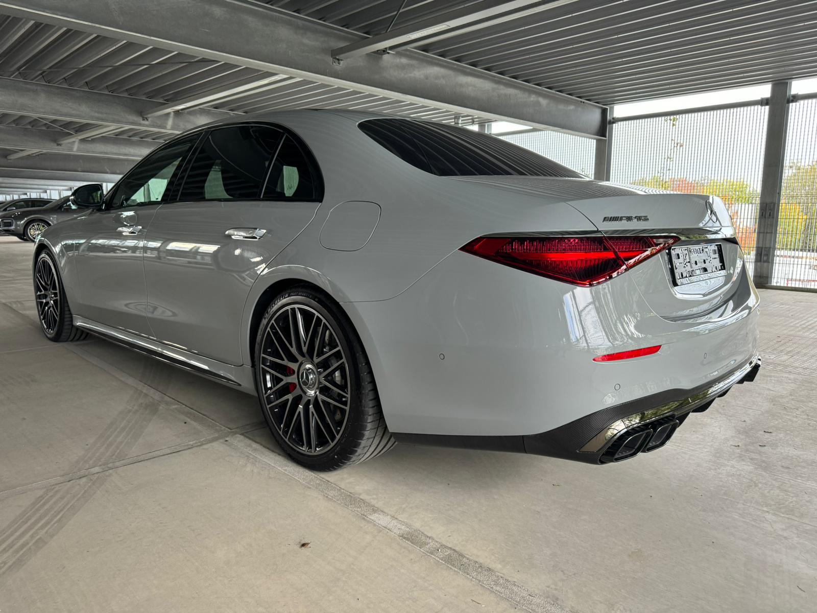 Mercedes Benz Maybach S63 AMG Edition1 2024 (8)