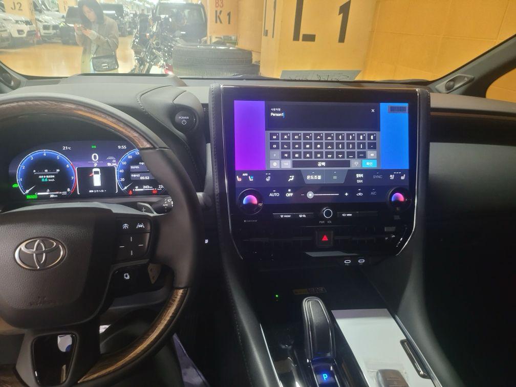 Toyota Alphard 2.5 HEV Executive lounge 2024 (11)