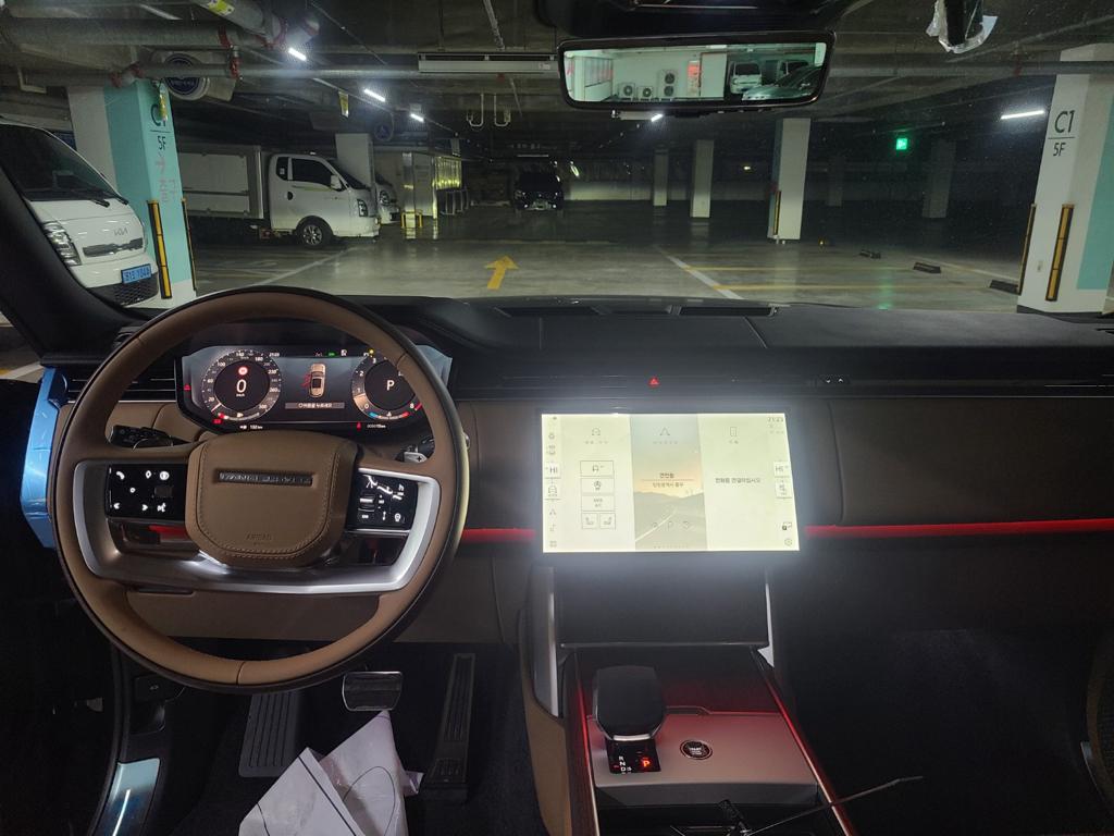 Range Rover P530 LWB AUTOBIOGRAPHY 2024 (8)