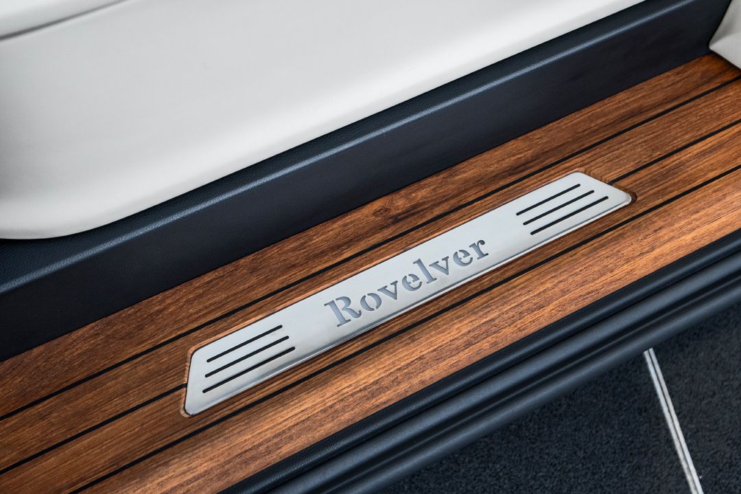 Mercedes Benz V300 d Extra Long Royal Design Conversion 2023 (12)