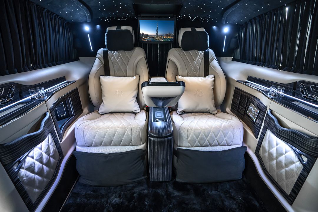 Mercedes Benz V300 d Extra Long Royal Design Conversion 2023 (16)