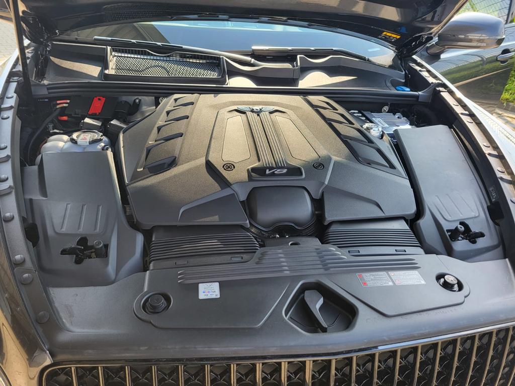Bentley Bentayga V8 Azure First Edition EWB NEW 2023 (11)