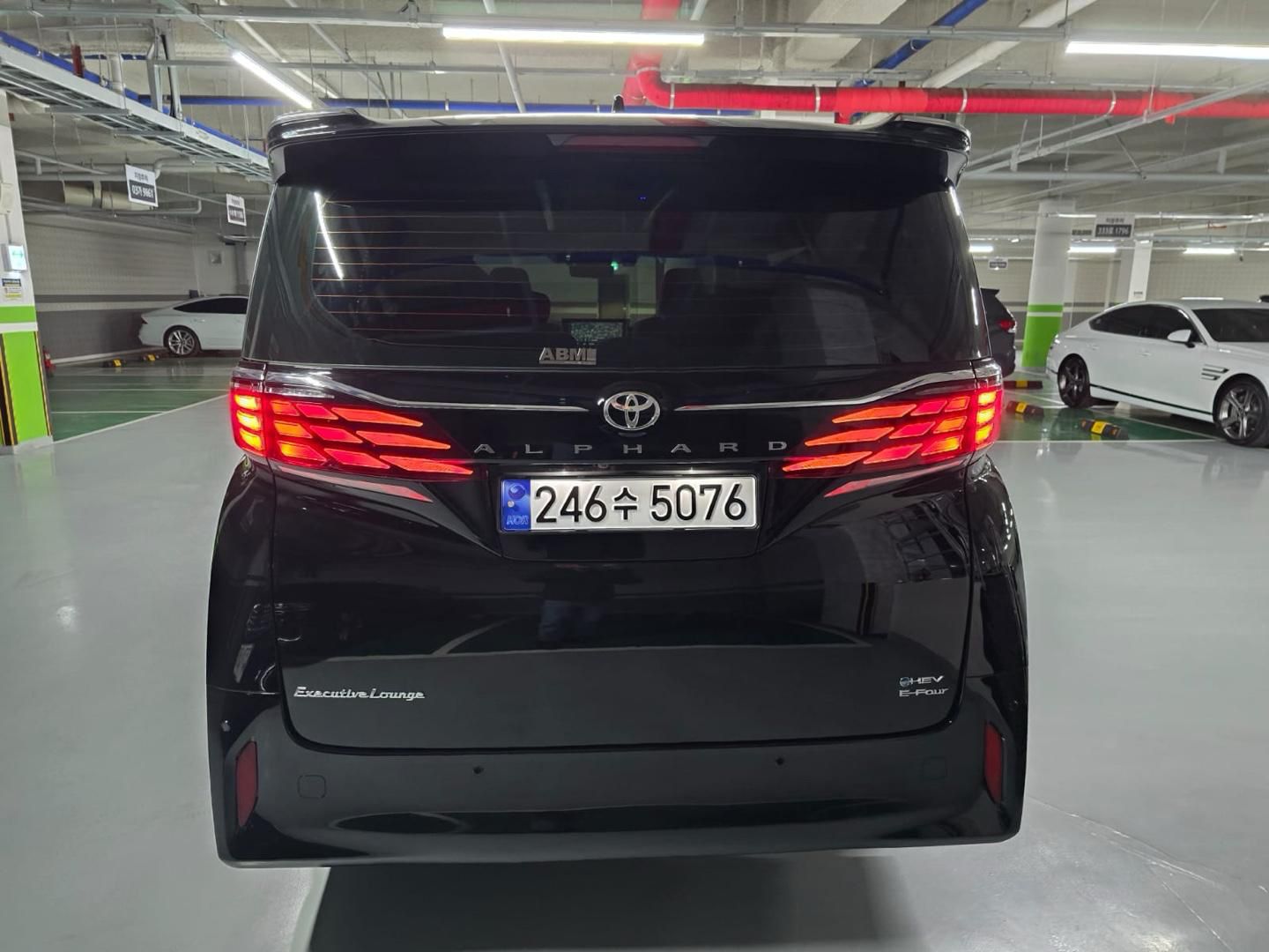 Toyota Alphard 2.5 HEV Executive lounge 2023 (8)
