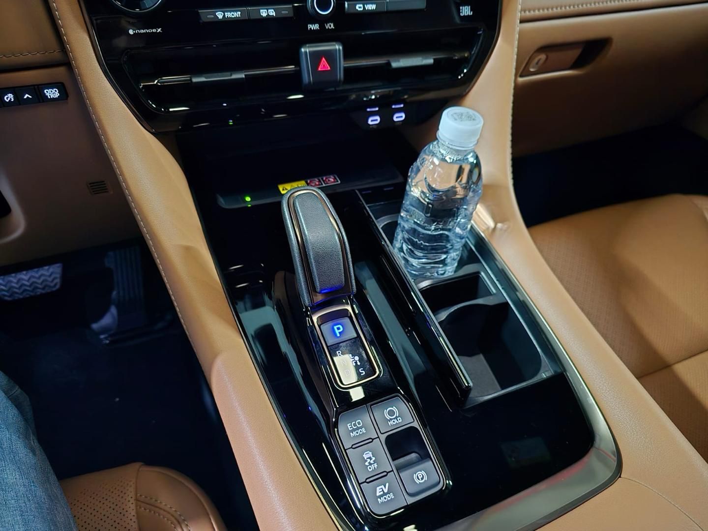 Toyota Alphard 2.5 HEV Executive lounge 2023 (12)