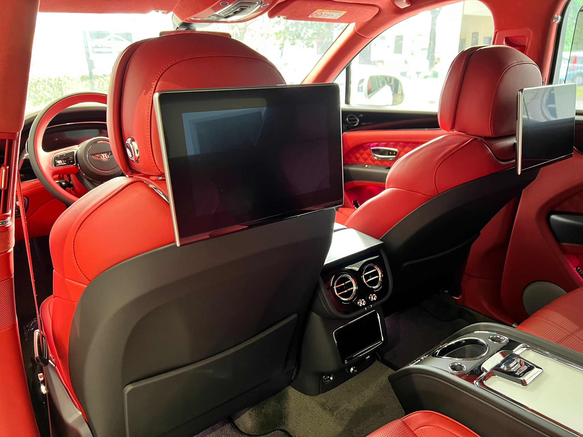 Bentley Bentayga V8 Azure 2023 (9)