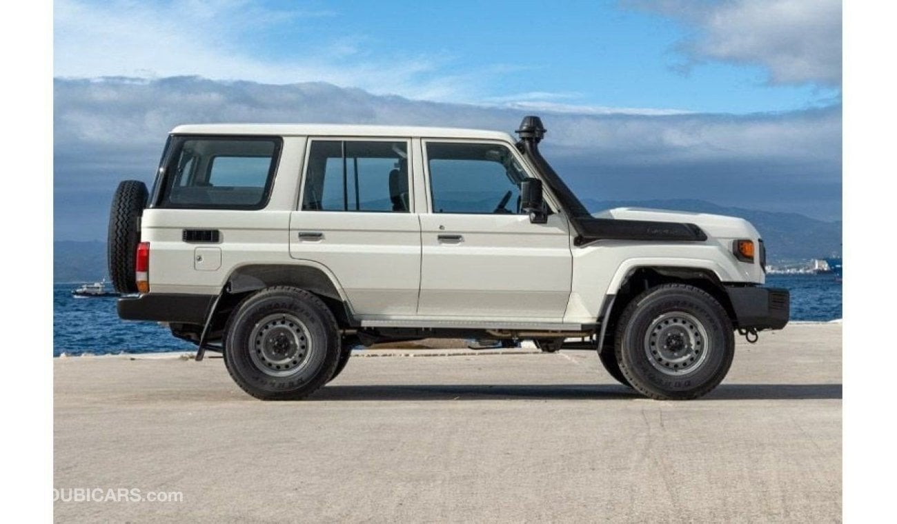 Toyota Land Cruiser 76 HT 5DRS 4.5L DIESEL 4WD 2024 (7)