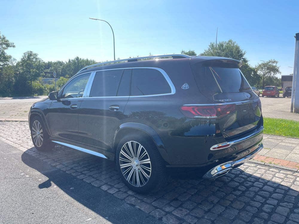 Mercedes Benz GLS 600 Maybach 2023 (7)
