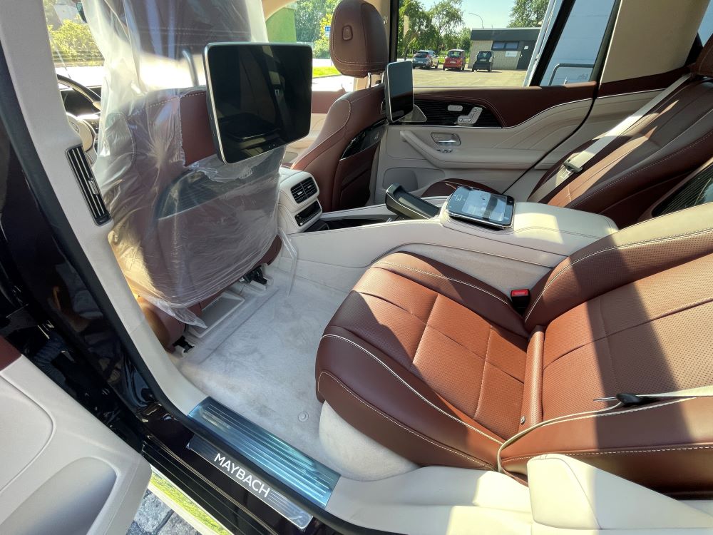 Mercedes Benz GLS 600 Maybach 2023 (11)