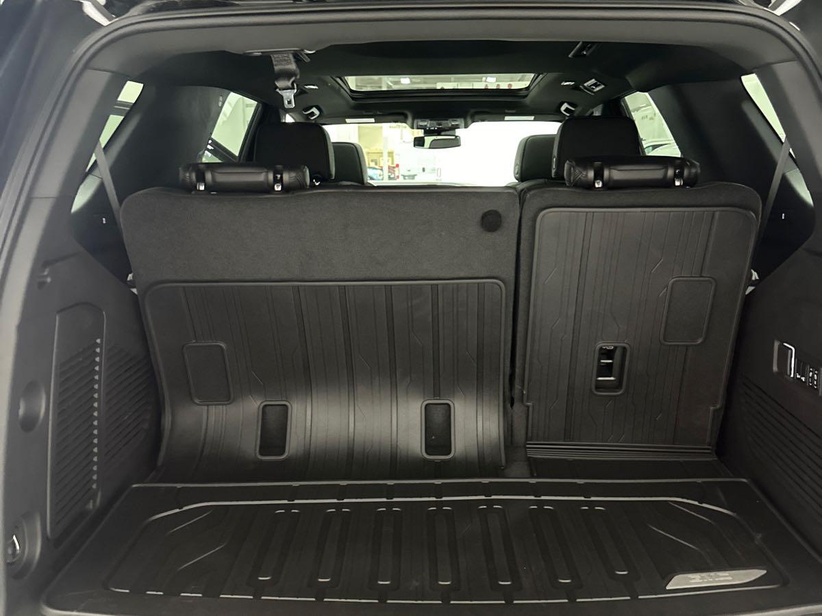 GMC Yukon Denali 2023 (10)