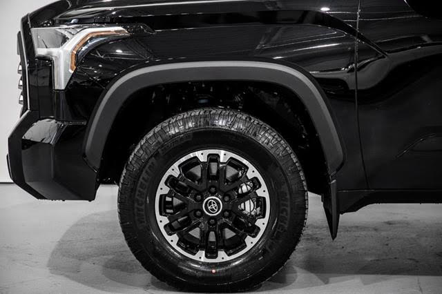 Toyota Tundra Hybrid 4dr 4x4 CrewMax 2024 (9)