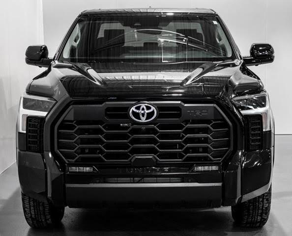 Toyota Tundra Hybrid 4dr 4x4 CrewMax 2024 (11)
