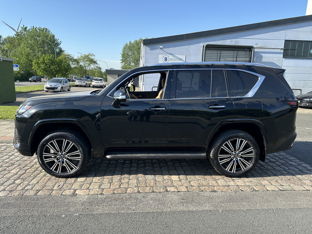 Lexus LX600 Luxury 3,5l 409HP 2024 (7)