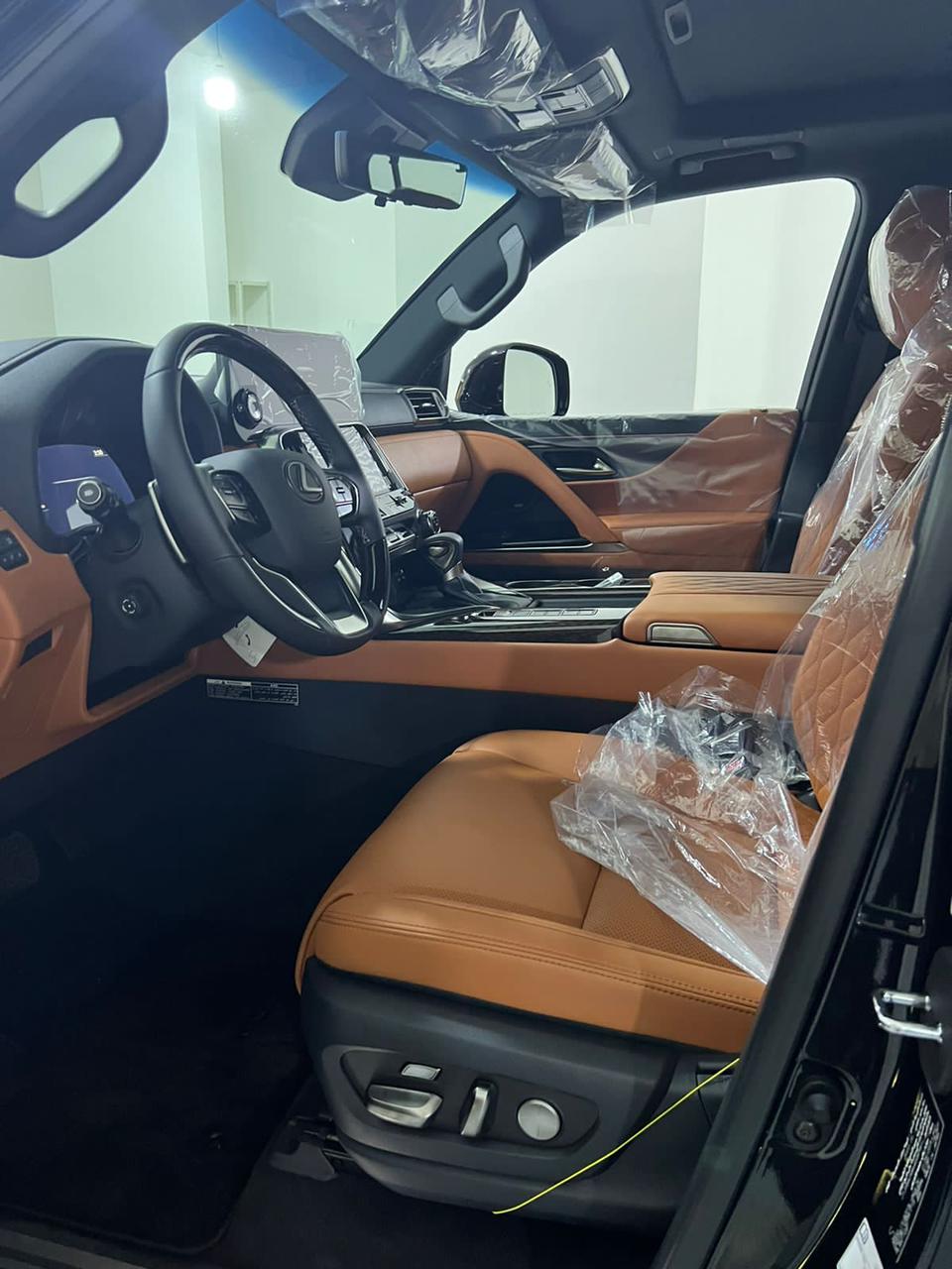 Lexus LX600 VIP (8)