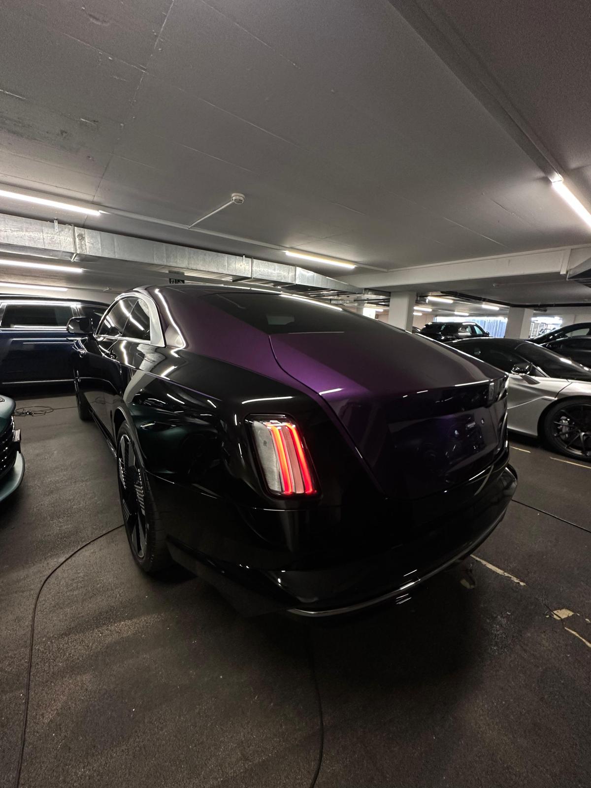 Rolls Royce Spectre (7)