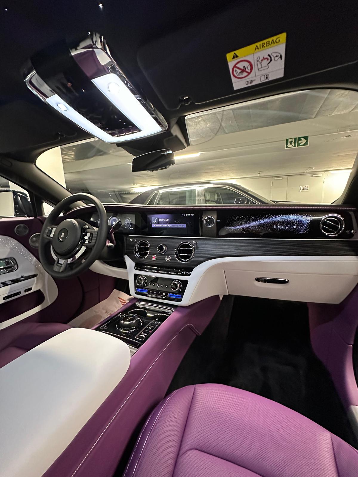 Rolls Royce Spectre (8)
