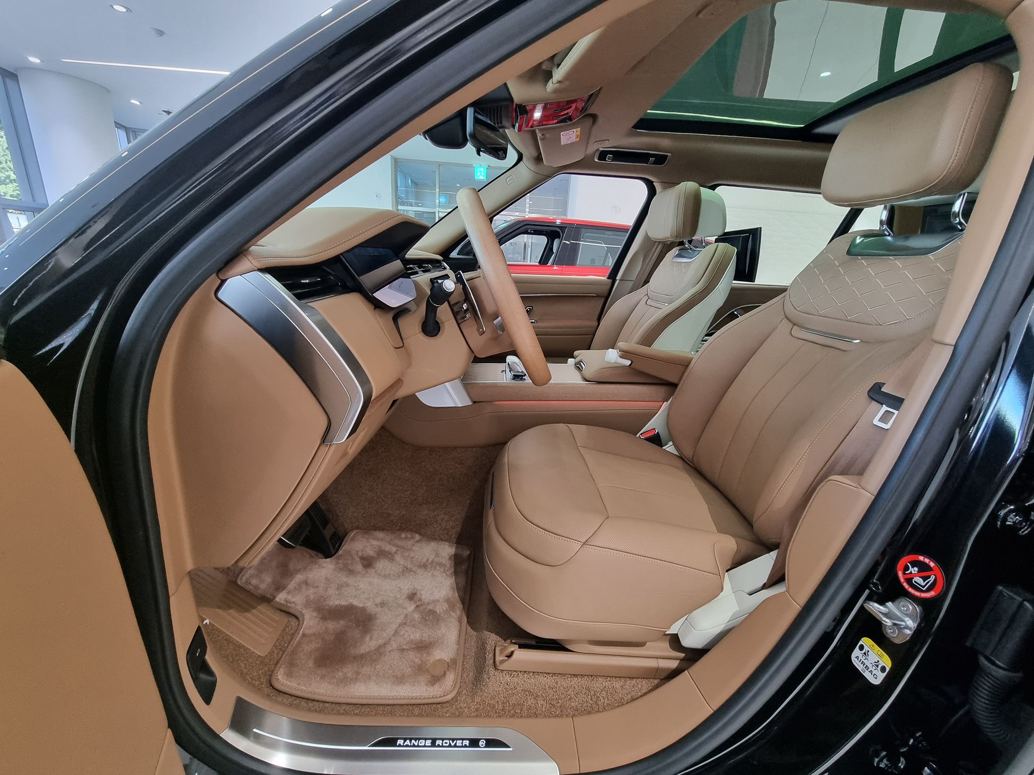 Range Rover P615 SV LWB 2025 (7)