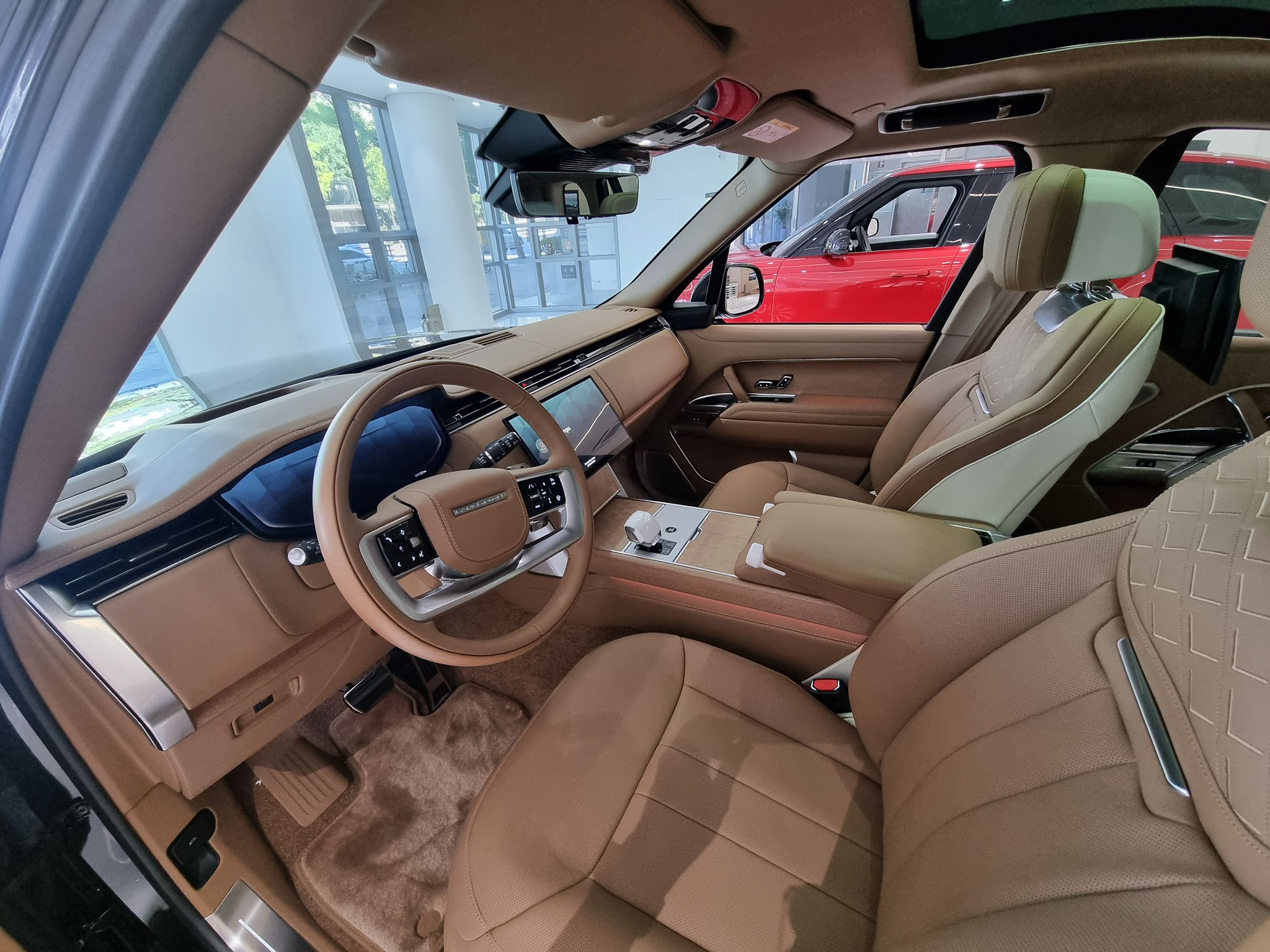 Range Rover P615 SV LWB 2025 (9)