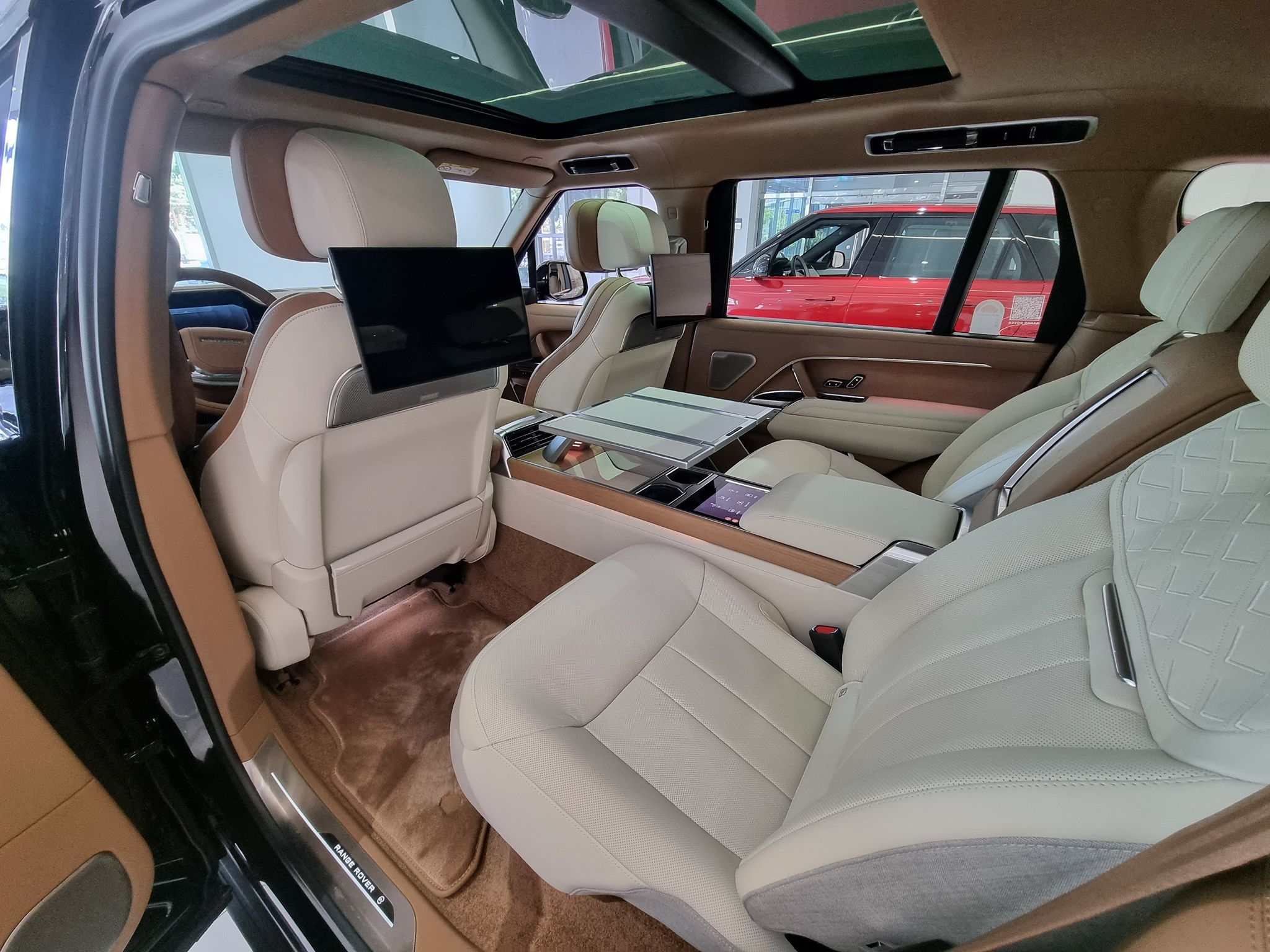 Range Rover P615 SV LWB 2025 (12)