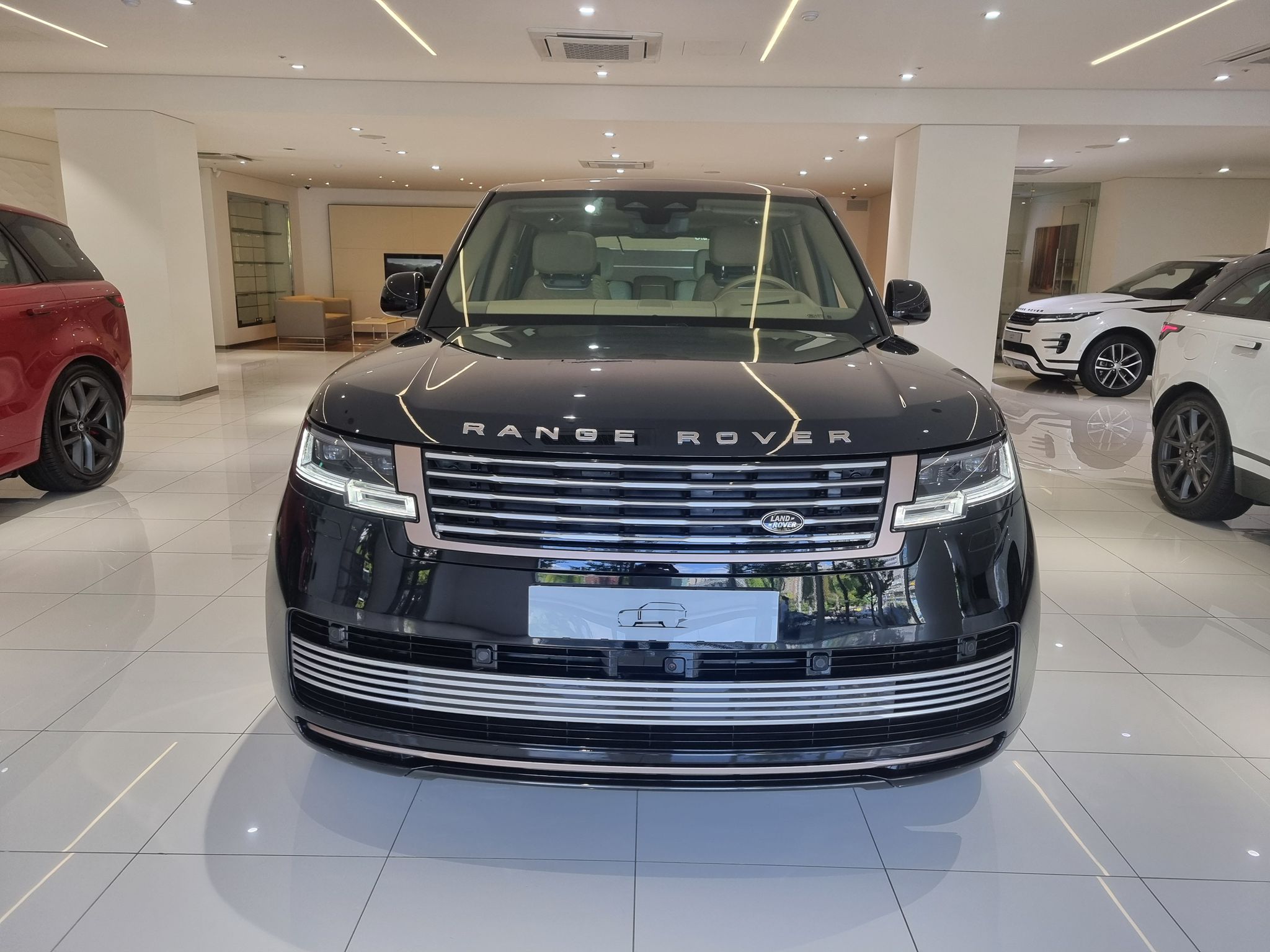 Range Rover P615 SV LWB 2025 (13)