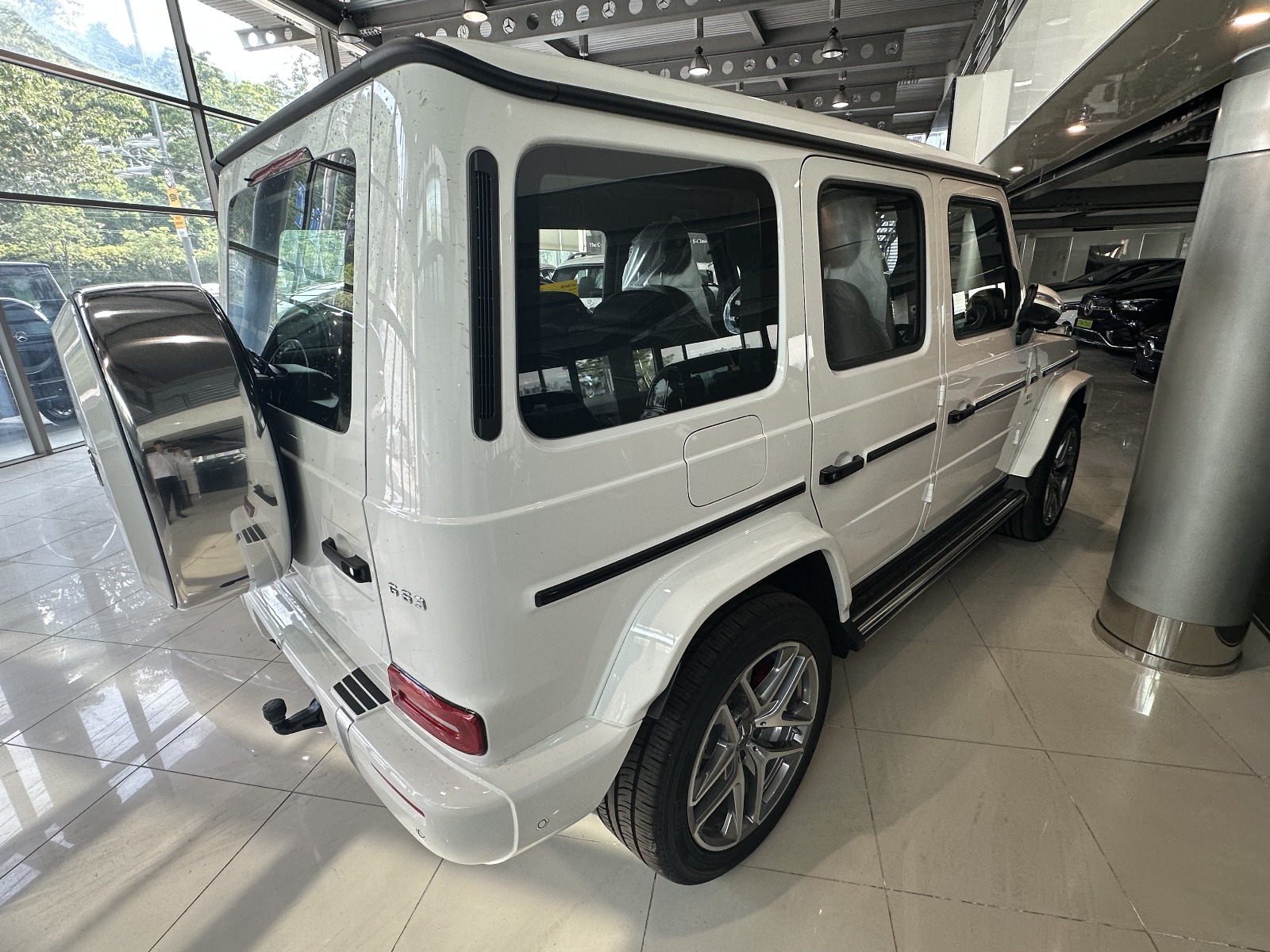 Mercedes Benz  G63 AMG 2025 (8)